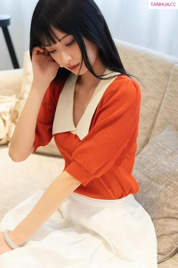   [XiuRen]高清写真图 2025.05.08 No.10247 茂木希子 橙色T恤第25张图片